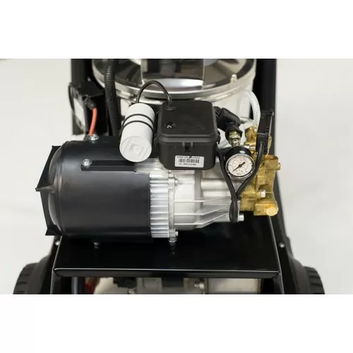 Compacte warmwater hogedrukreiniger HD Compact motor en pomp hdvandijk