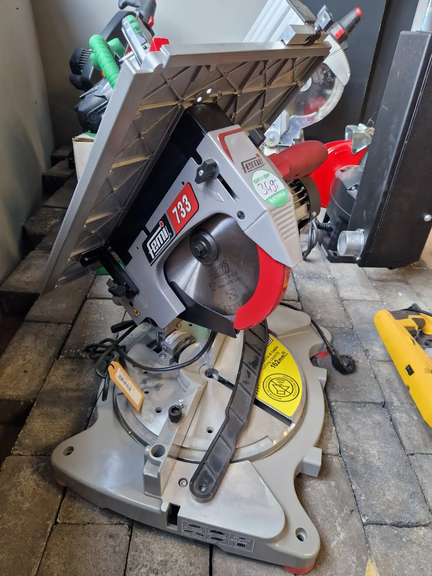 Femi 733 Verstekzaagmachine 1