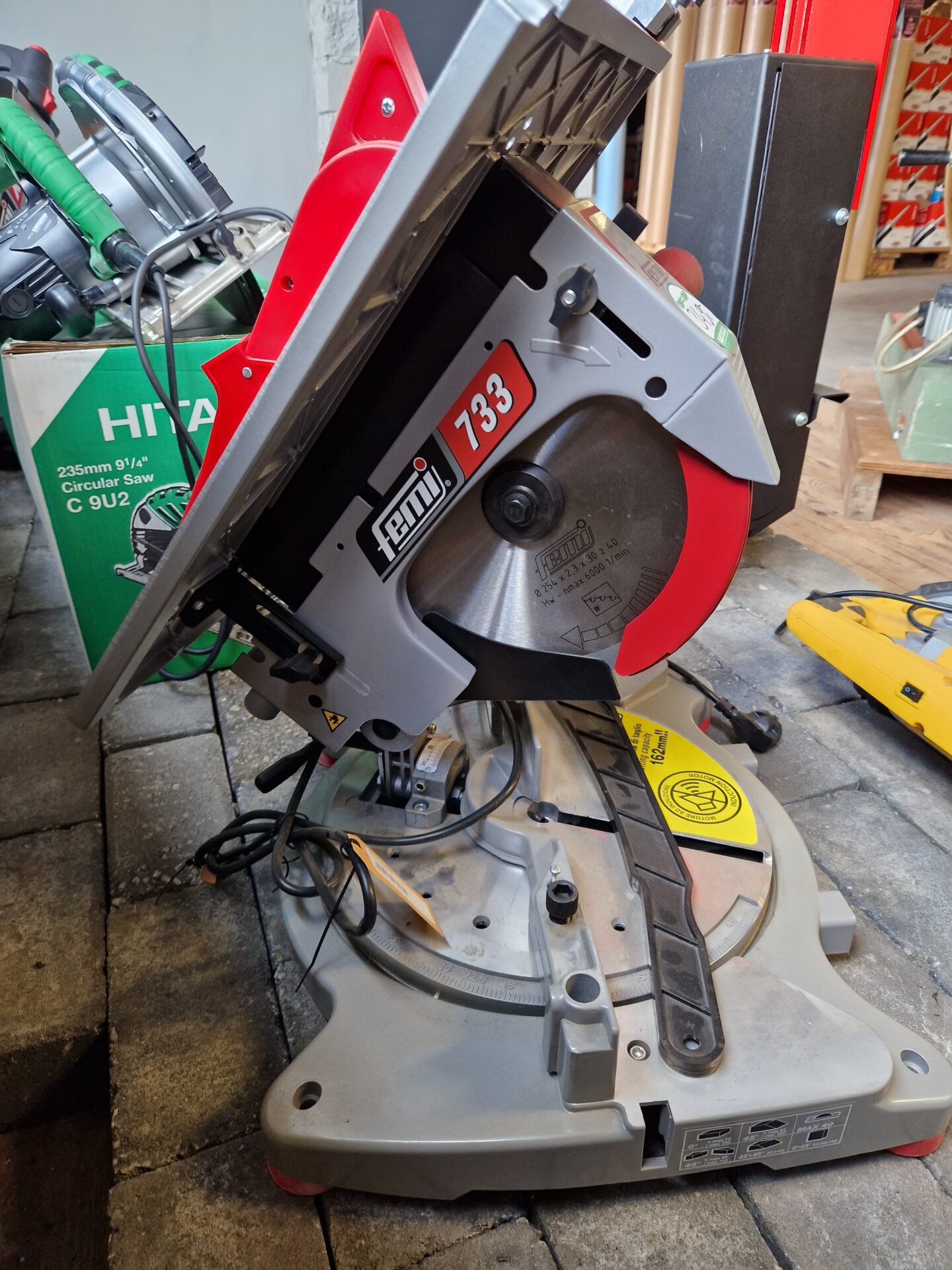 Femi 733 Verstekzaagmachine 3