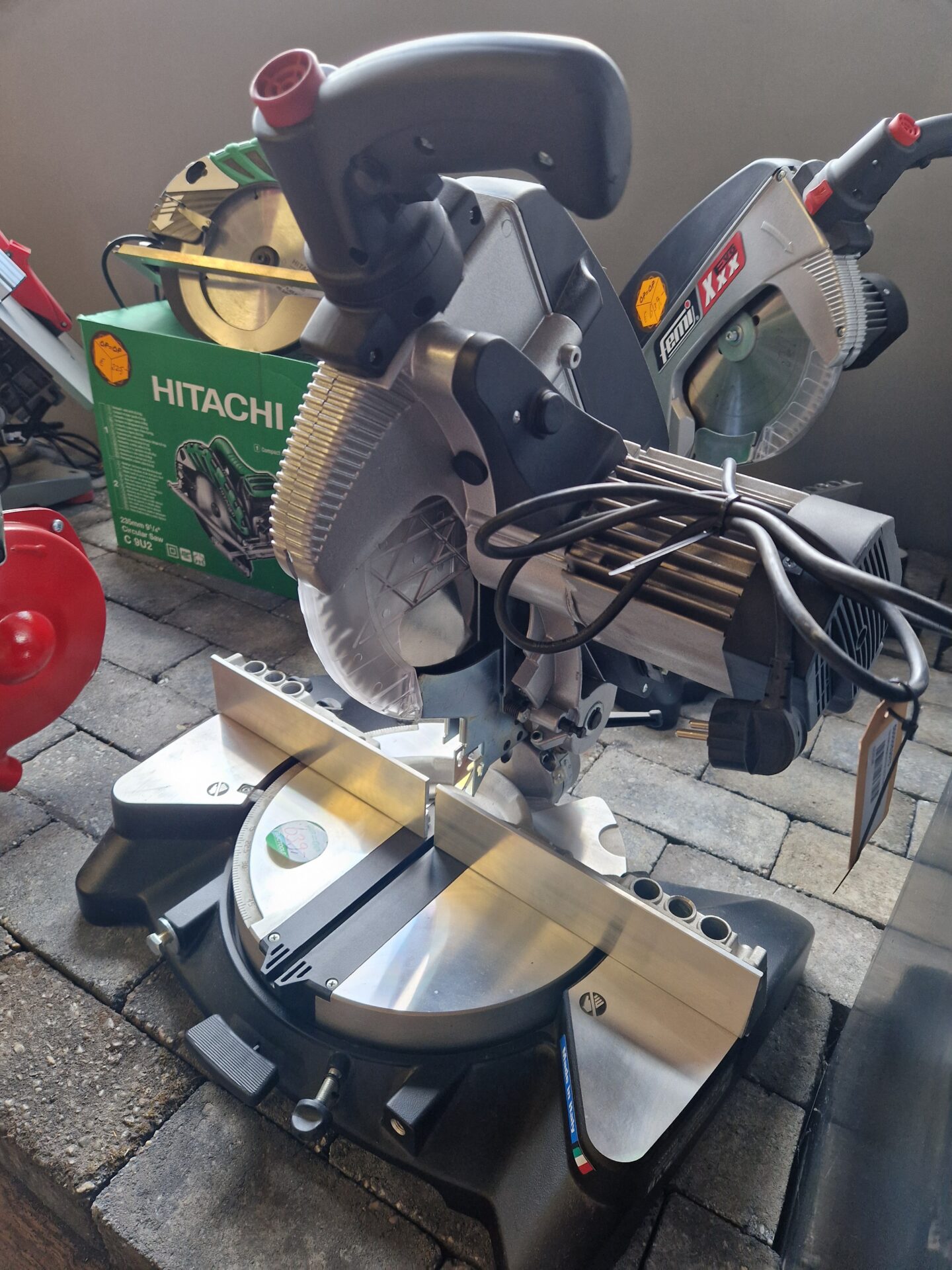 FEMI XXX EVO ALU Verstekzaagmachine 3