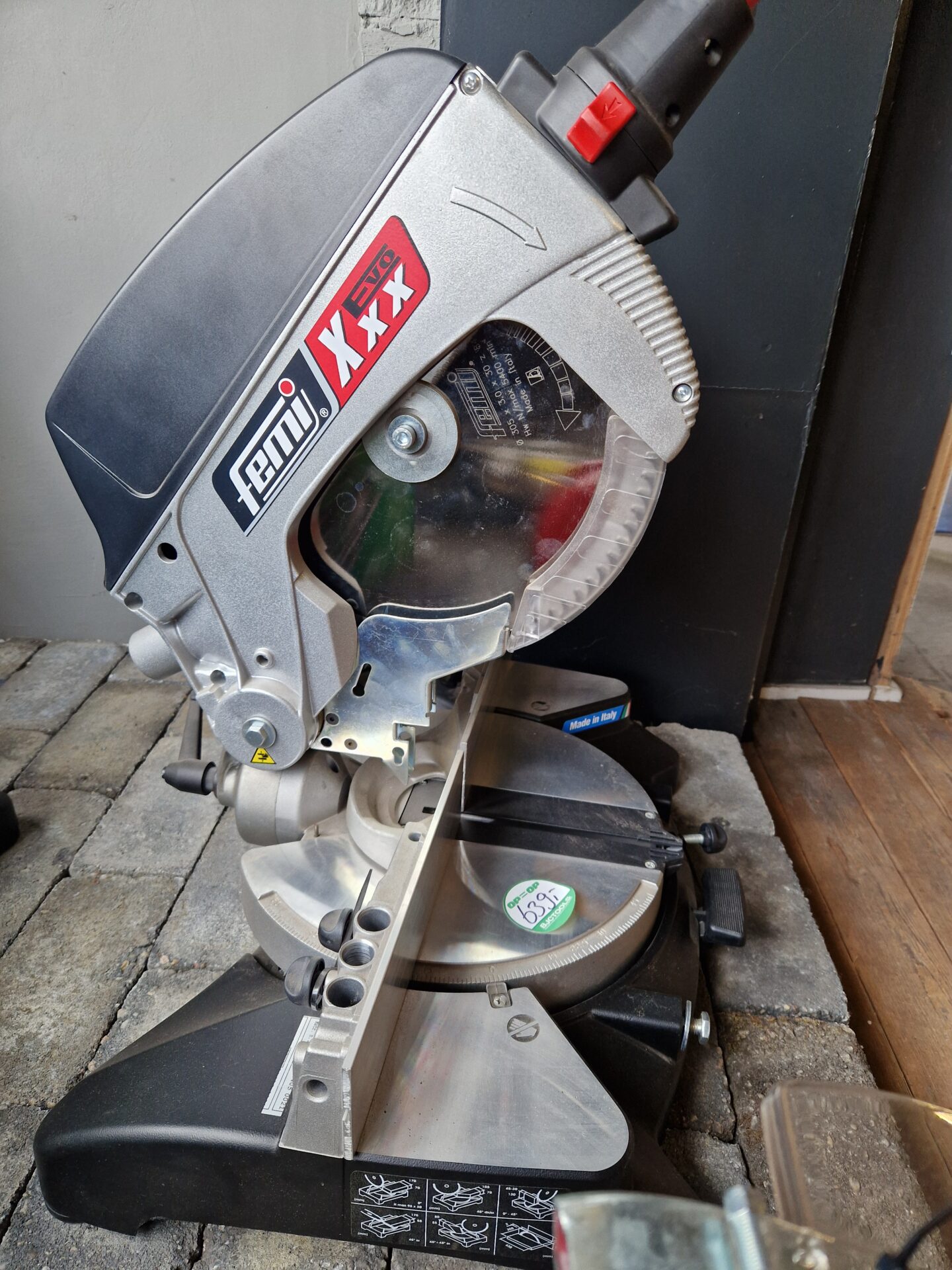 FEMI XXX EVO ALU Verstekzaagmachine 4