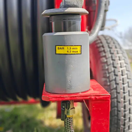 Drukregelaar van de Speedy-Rain 300 met aanduiding 1.5 tot 4.5 bar