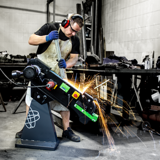 Stationaire bandschuurmachine