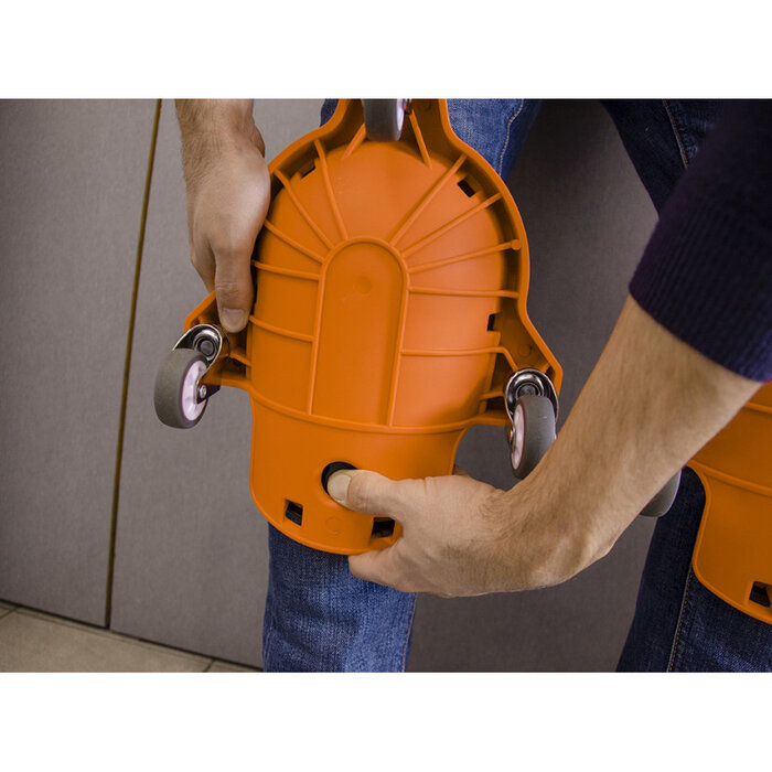 Edma Kniesteunen op Wielen  1