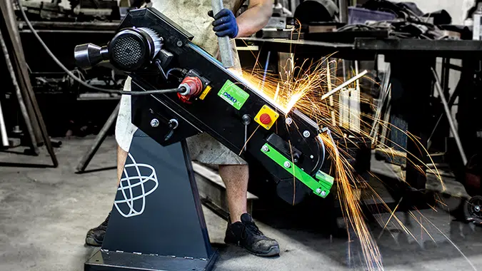 Stationaire bandschuurmachine