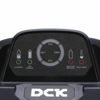 DCK Tools Accu Snellader 58V display