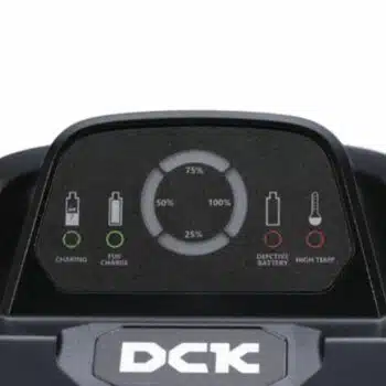 DCK Tools Accu Snellader 58V display