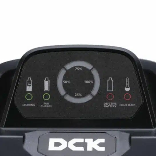 DCK Tools Accu Snellader 58V display