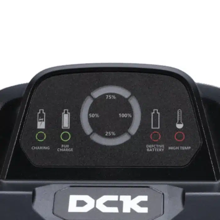 DCK Tools Accu Snellader 58V display