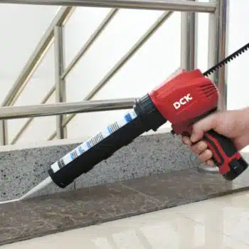 DCK Accu Kitspuit - 12V SET incl. 2x 2,0Ah Accu & 3A lader - KDPJ12(EK) - 300 ml en 600 ml - Afbeelding 4