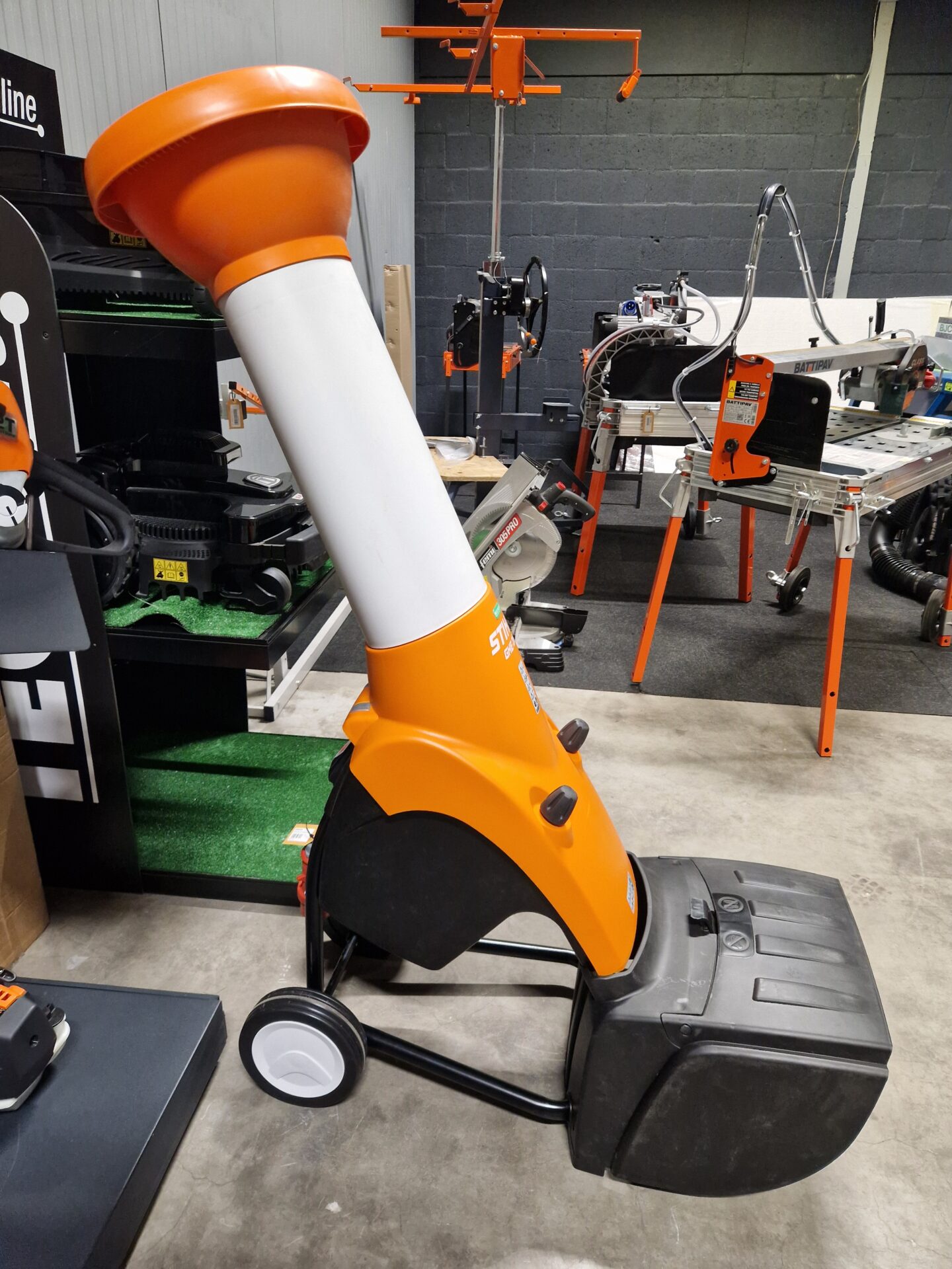 Stihl GHE 260 Elektrische tuinhakselaar 2